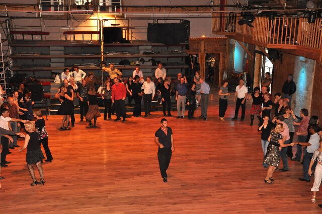 min 2009 11 29 station danse 083